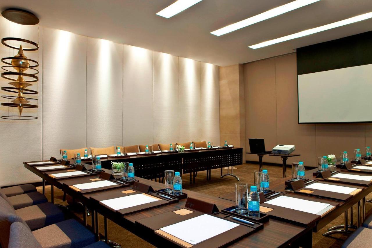 The Westin Hyderabad Mindspace Exterior foto