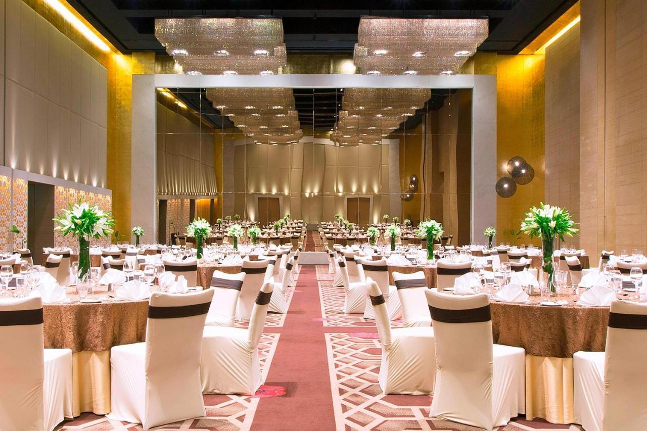 The Westin Hyderabad Mindspace Exterior foto