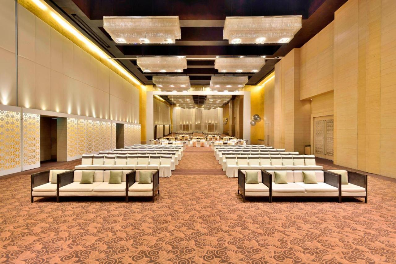 The Westin Hyderabad Mindspace Exterior foto
