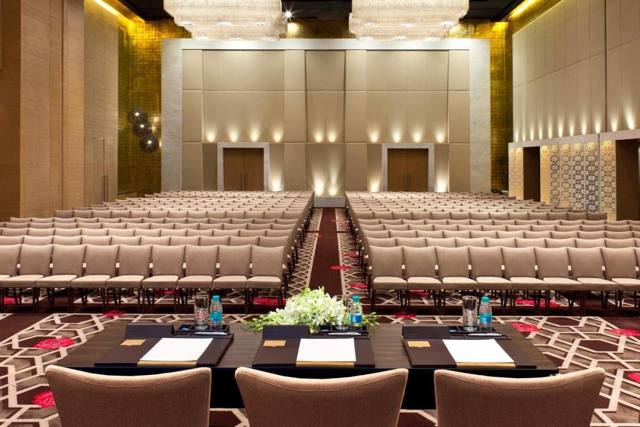 The Westin Hyderabad Mindspace Exterior foto
