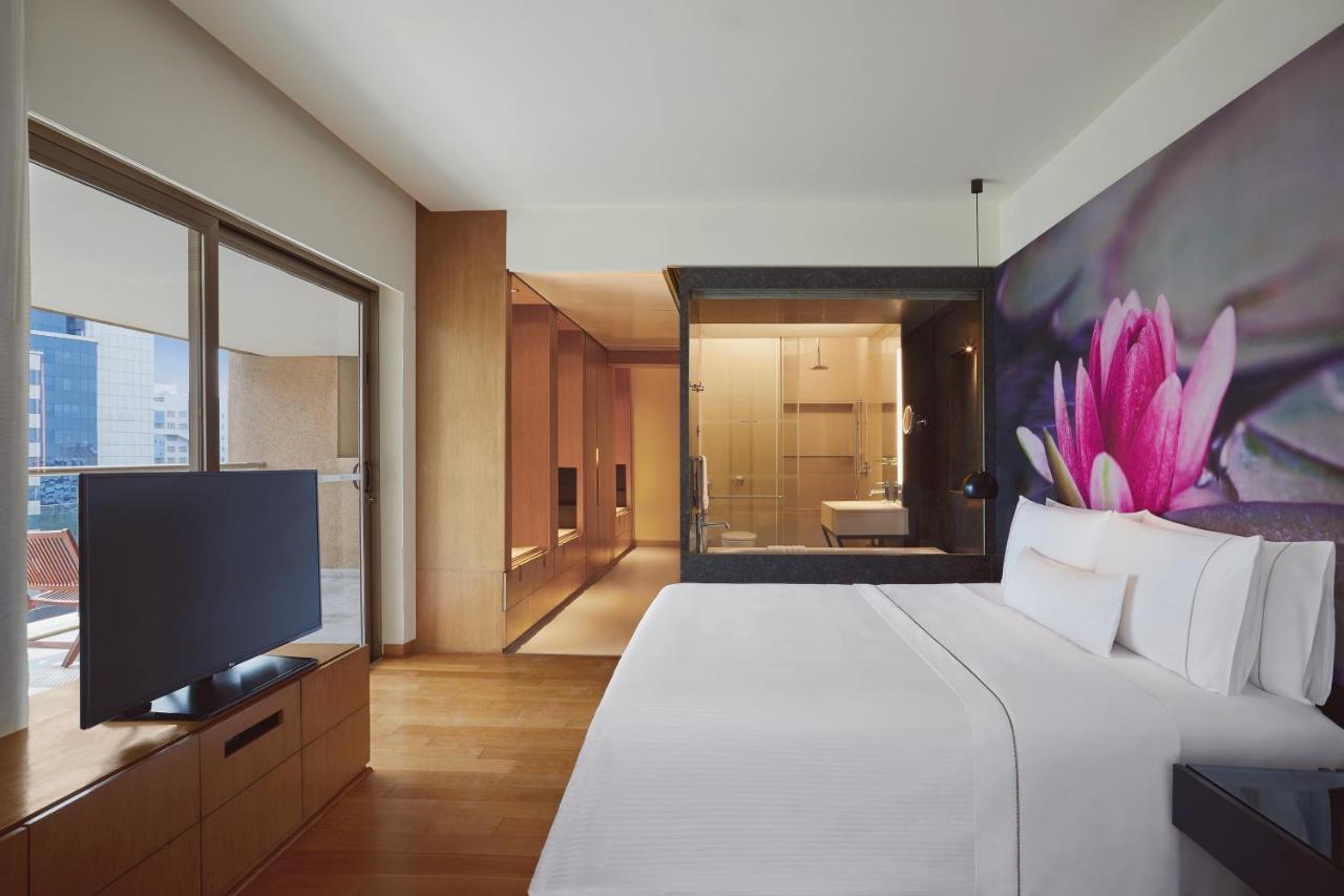 The Westin Hyderabad Mindspace Exterior foto